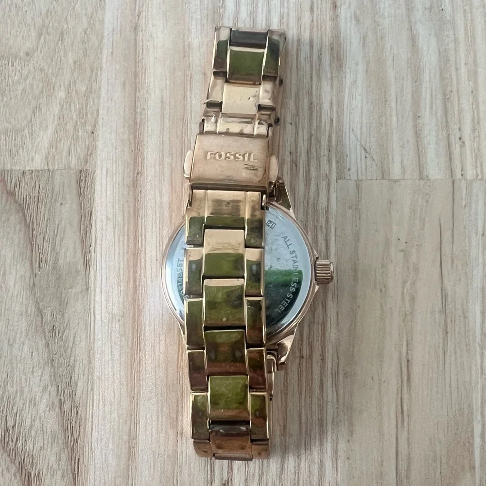 Fossil ladies rose gold tone dress watch NEW BATTERY